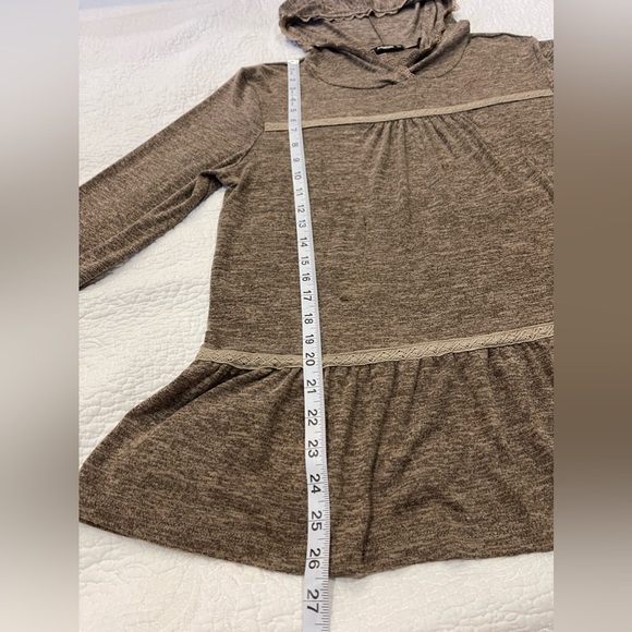 Annabelle LG long sleeve Blouse Hoodie - Picture 4 of 8